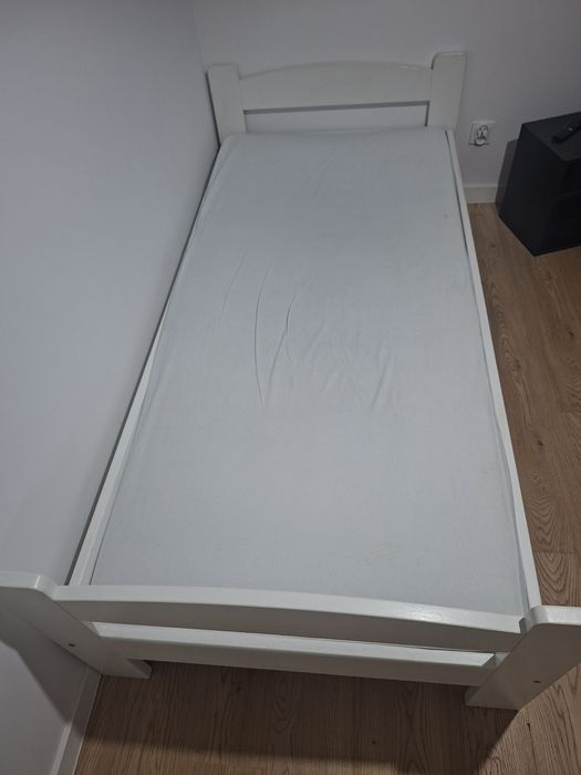 Łóżko, materac 200x100