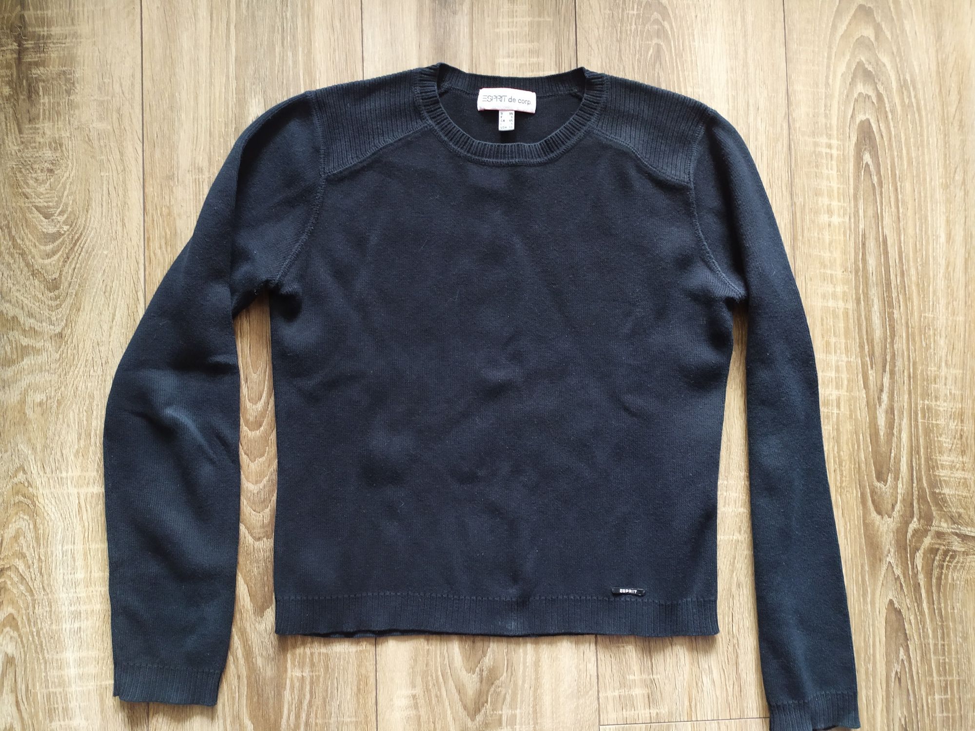 Czarny elegancki sweterek Esprit rozmiar 146