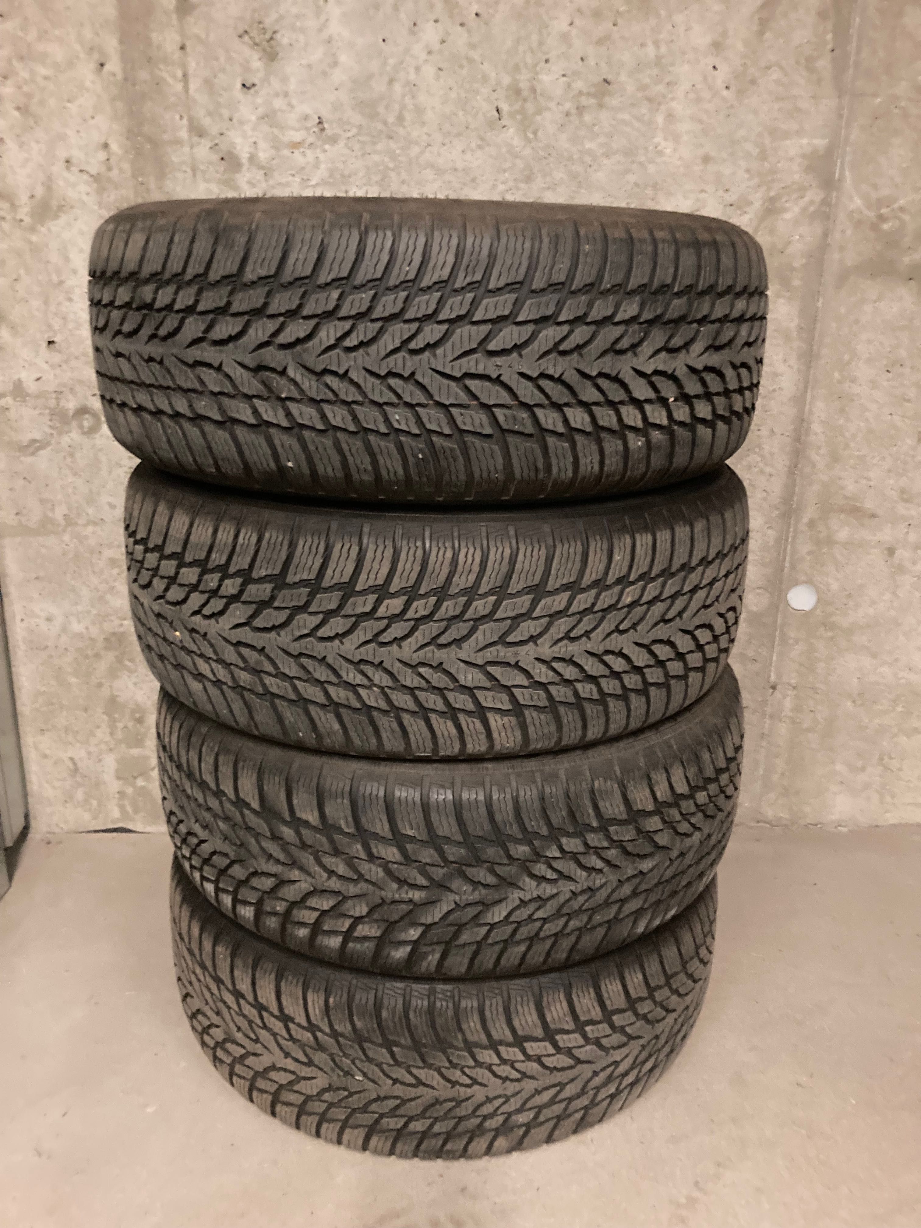 Opony zimowe Nokian 215/55 R17 2020r 7mm