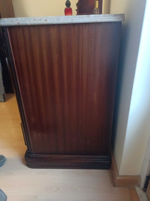 Móveis Vintage com placa de mármore