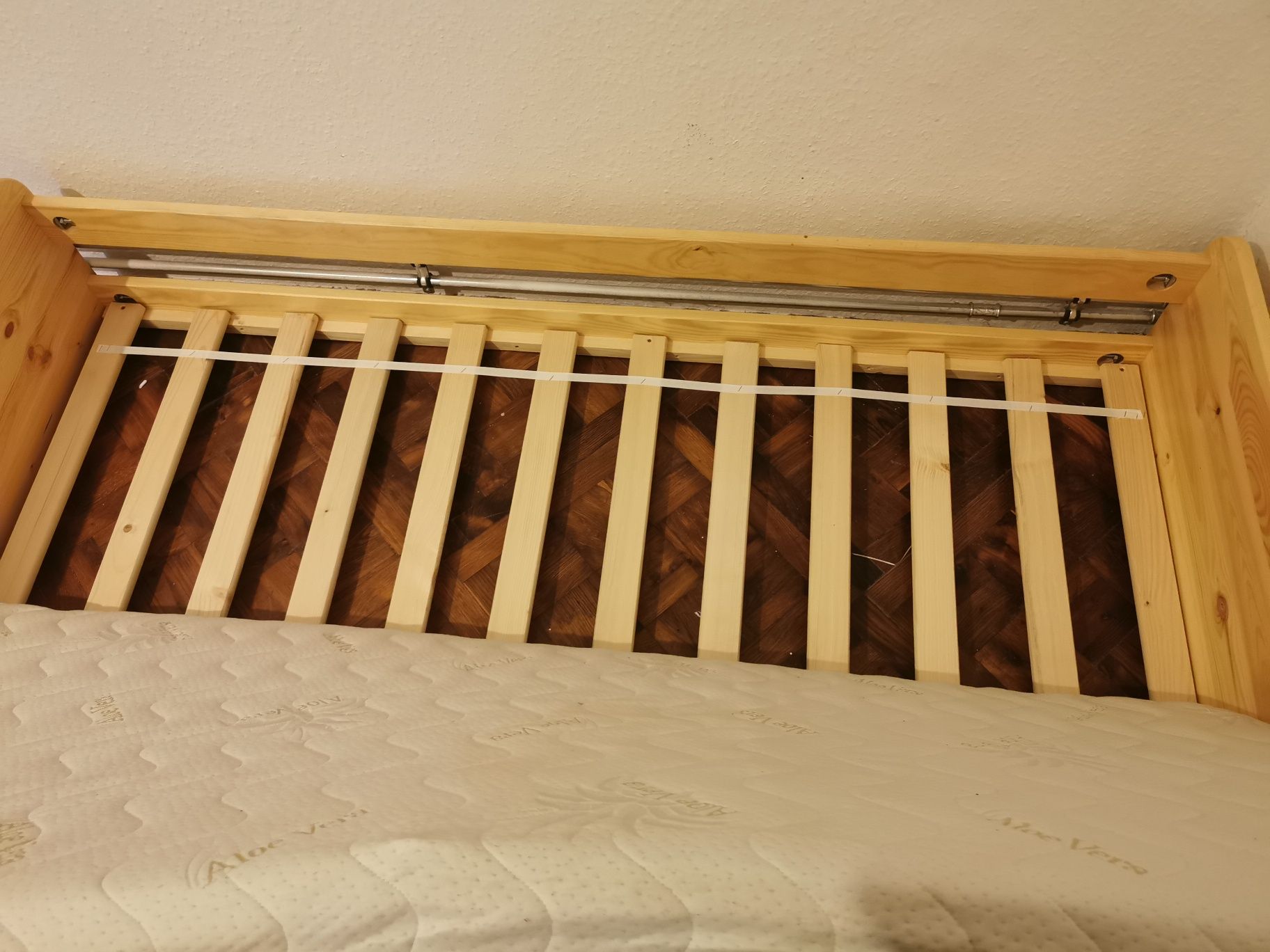 Łóżko dziecięce drewniane sosnowe niskie z materacem 180x80 japońskie