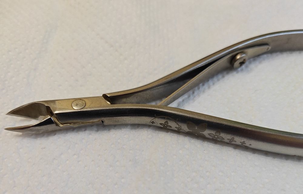 Кусачки маникюрные Eclat с гравировкой.