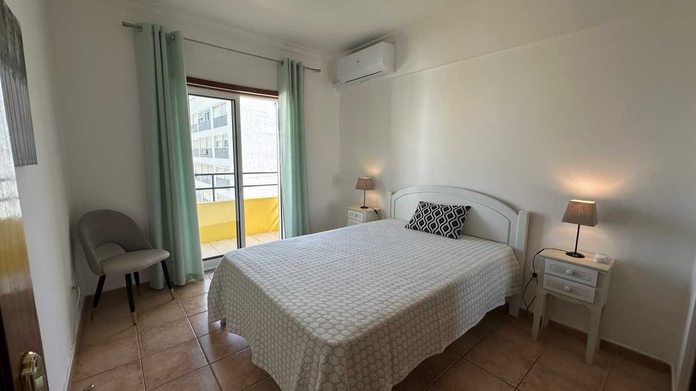 JUL/SET - T1 Praia Rocha (Piscina + Garagem) – 200m da praia a pé
