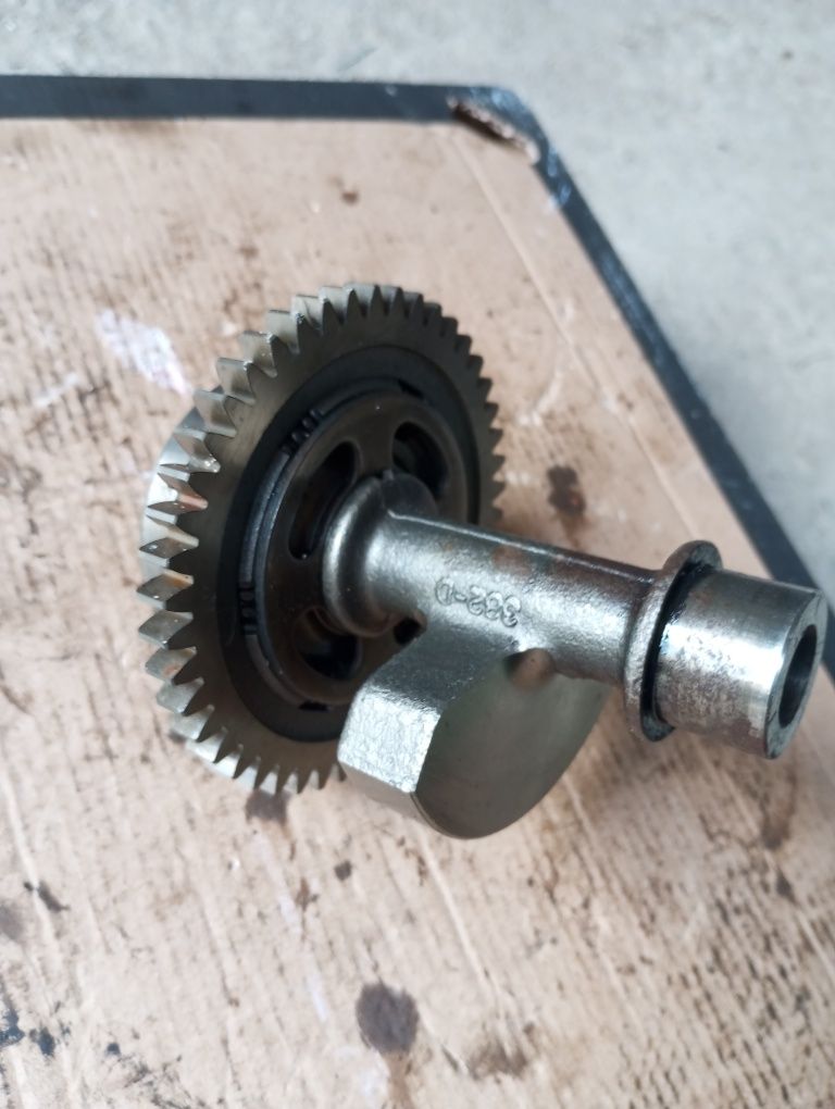 Balans balansator wału silnika wałek balansujący Suzuki GN 250 GZ 251