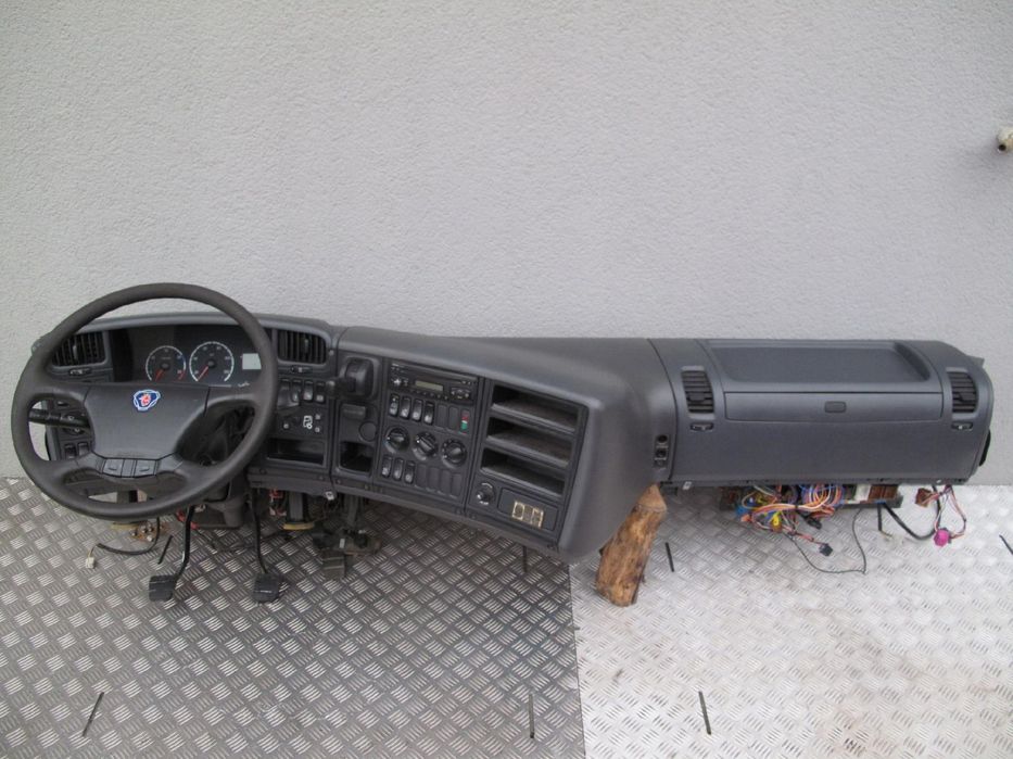 KOKPIT DESKA ROZDZIELCZA SCANIA R STARY TYP