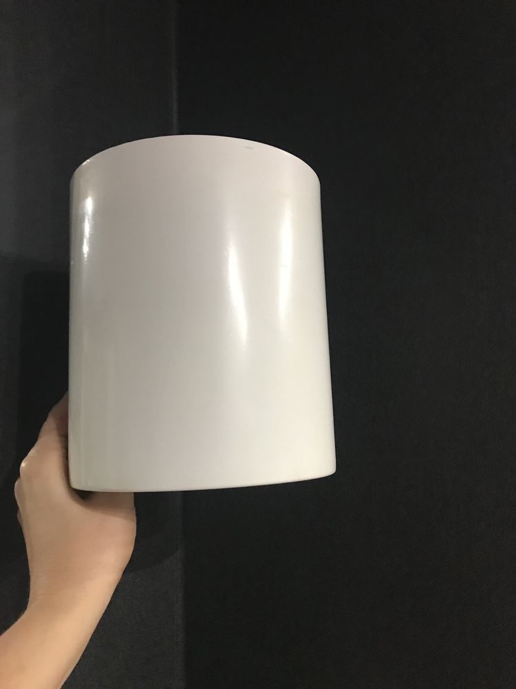 Lampa tuba biala sufitowa duza wys 20 cm szer 17 na zarowke