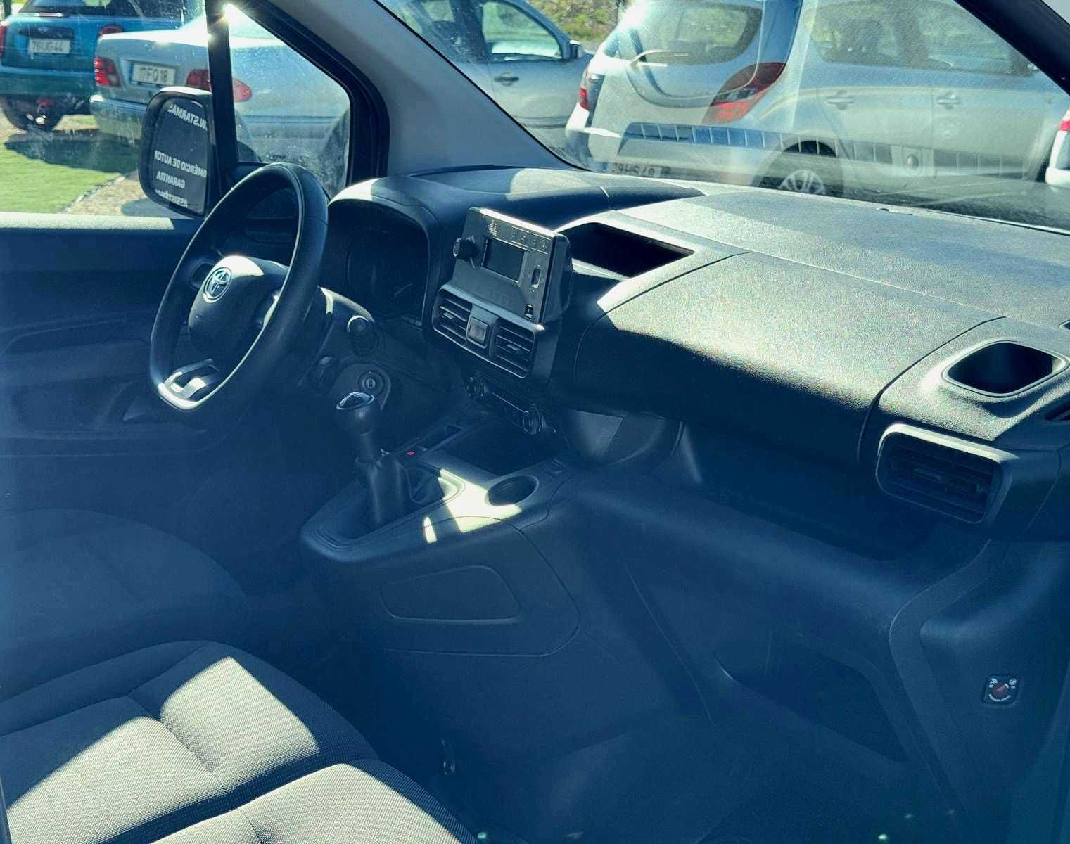 Toyota Proace City 1.5 D L1 Active- Avariada
(IVA dedutível)