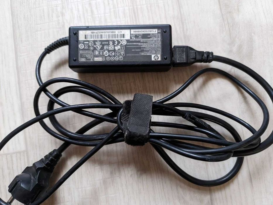 Блок живлення для ноутбука