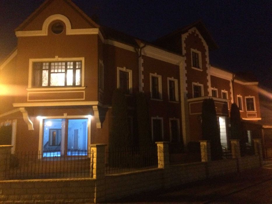 Wynajem dlugoterminowy nad morzem, pokój przy plaży z aneksem basenem