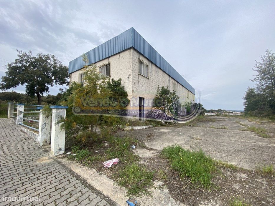 Armazém em Mora (MOR065)