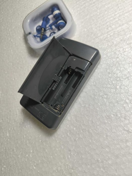 Радіоприймачі Sony SRF-M607, ICF-P26