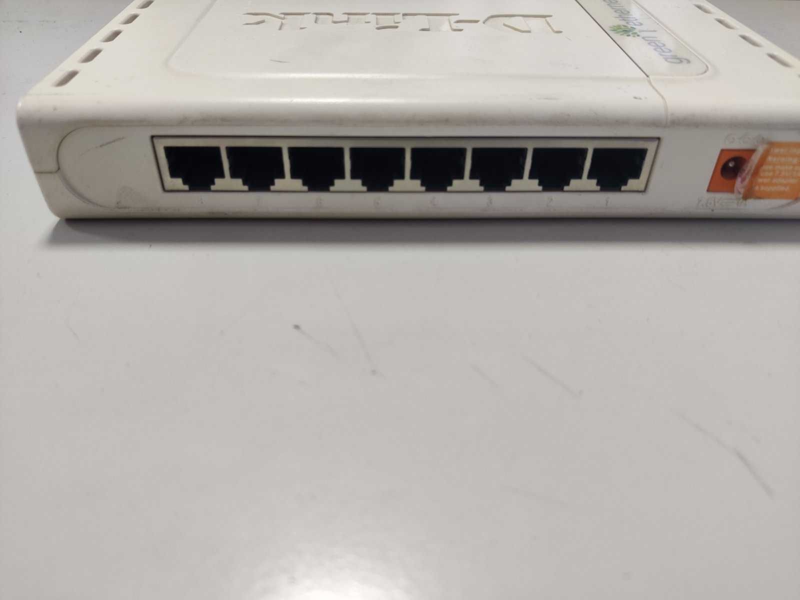 Комутатор/Switch/Світч D-Link 8 - Port 10/100 Mbps