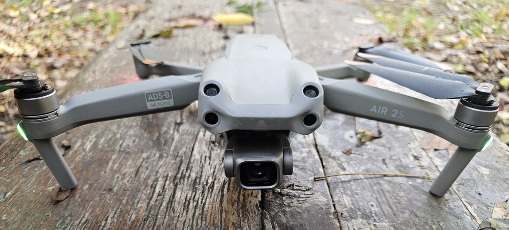 Квадрокоптер с комплектом  DJI air 2s в идеале