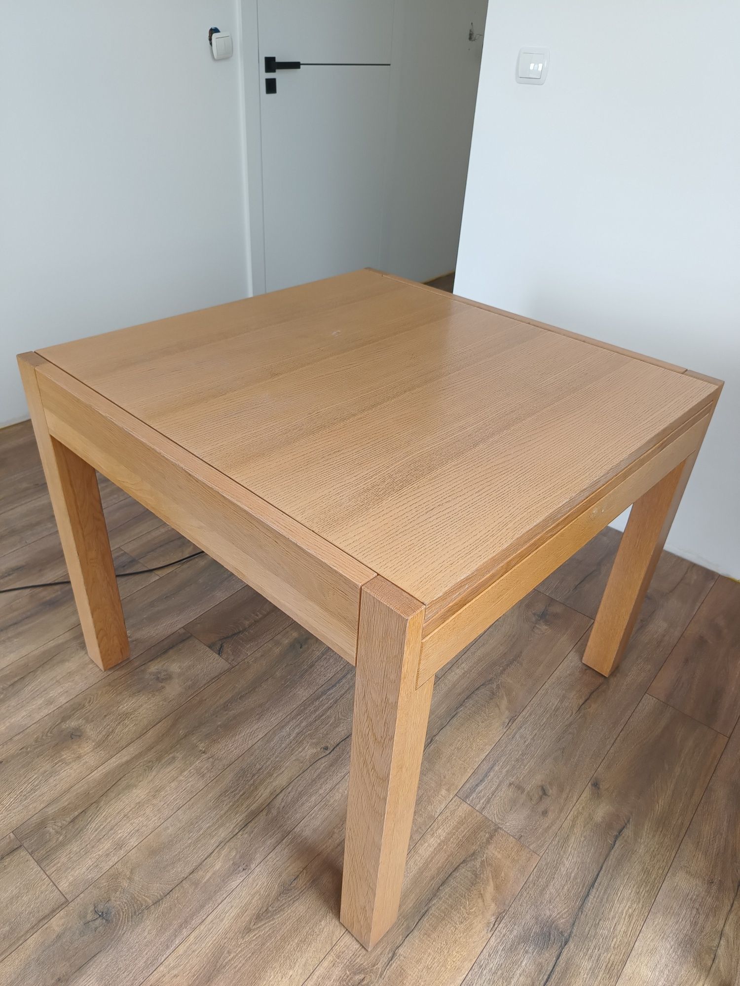 Dębowy stół 90/90 cm