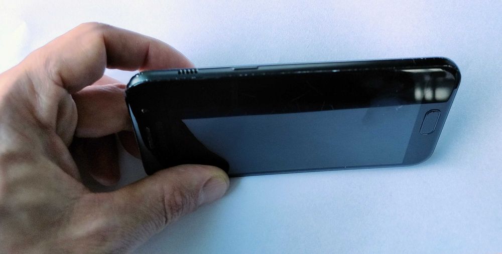 Samsung Galaxy A3 2017 (SM-A320F/DS)