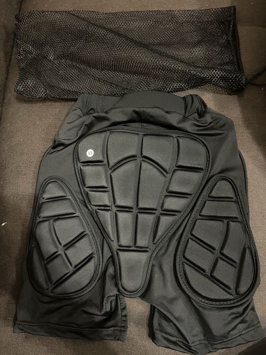 Захист стегон на роликах XS/ ковзанах /мотоциклетні/сноуборді підліток