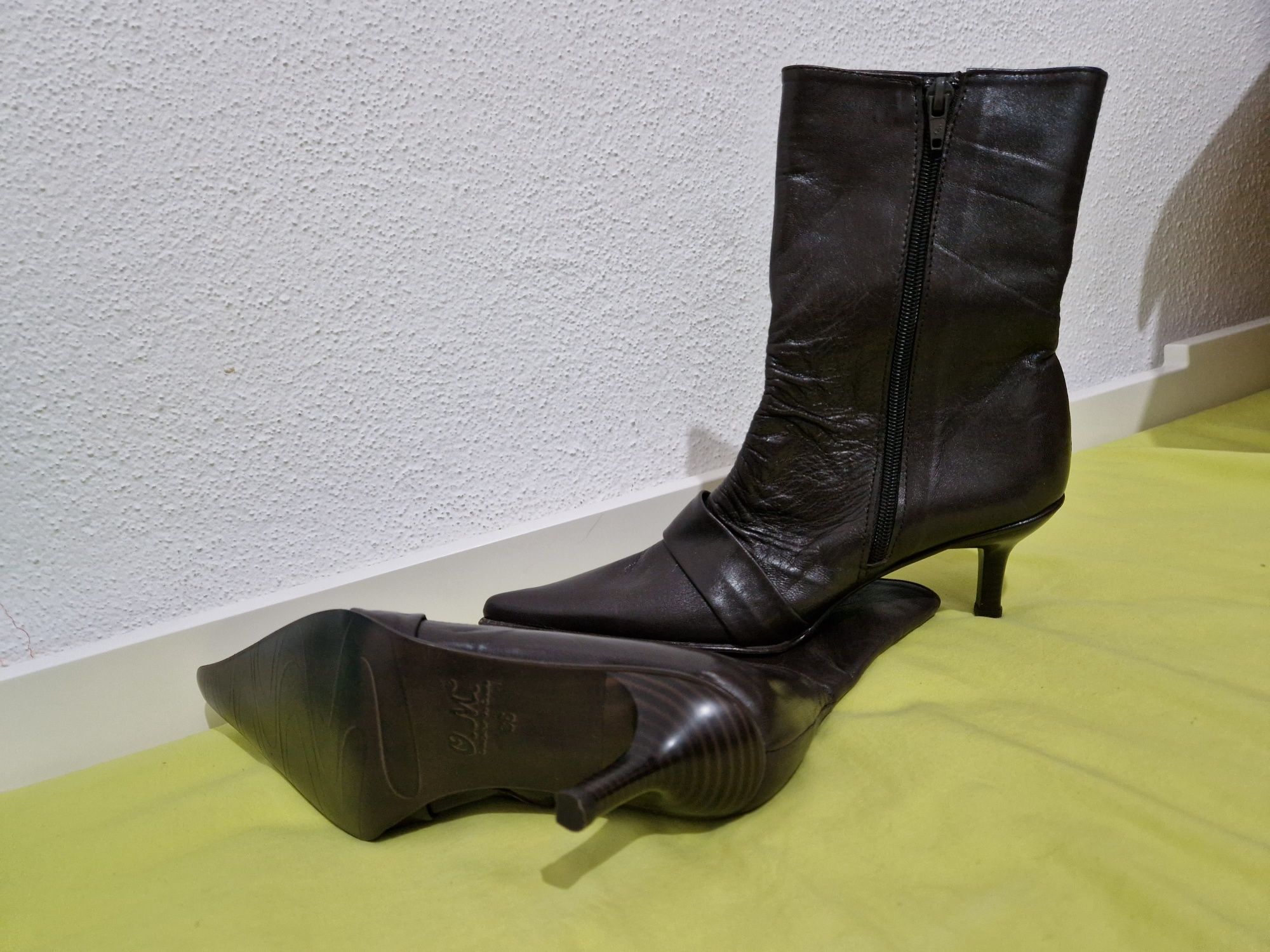 Botas novas tamanho 35