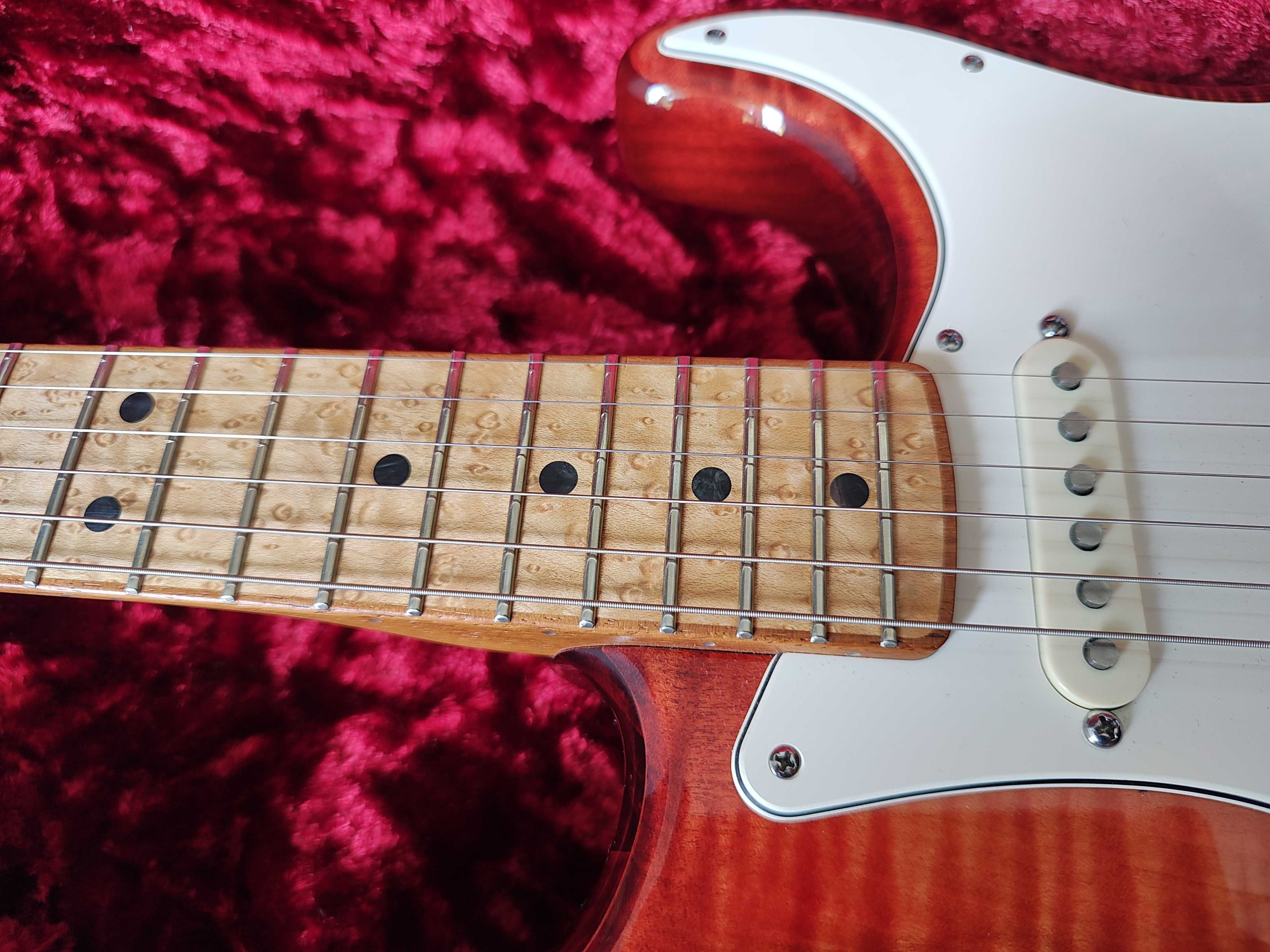 Fender Select Stratocaster HSS Flame maple top, USA, 2014