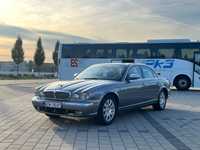 Jaguar XJ8 x350 4.2 V8