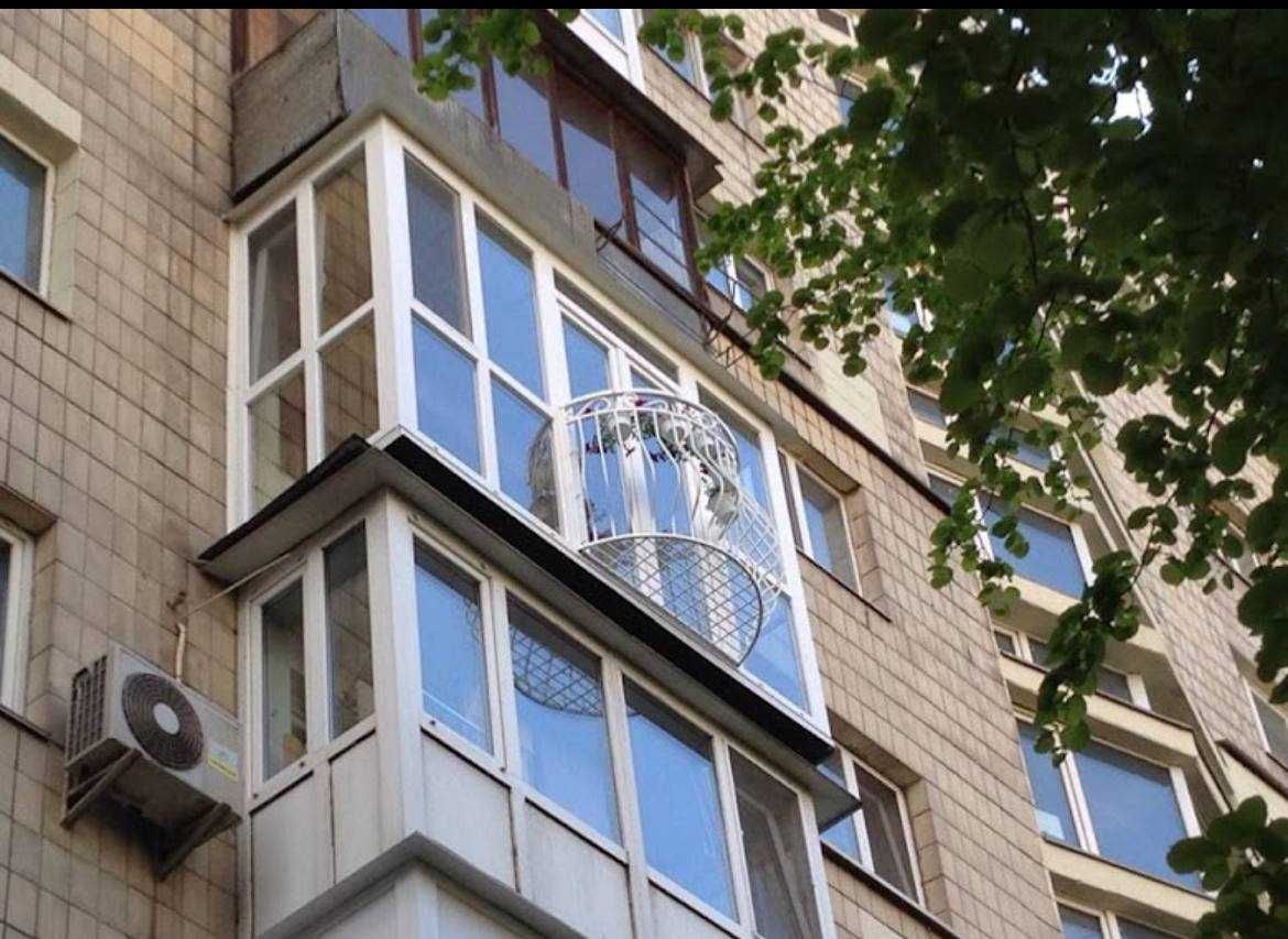 Балконные конструкции с окнами