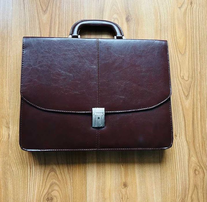 Brązowa teczka aktówka z ekoskóry nowa.