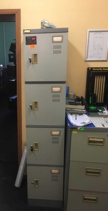 Продам шафу закрита з 4-ма дверцятами