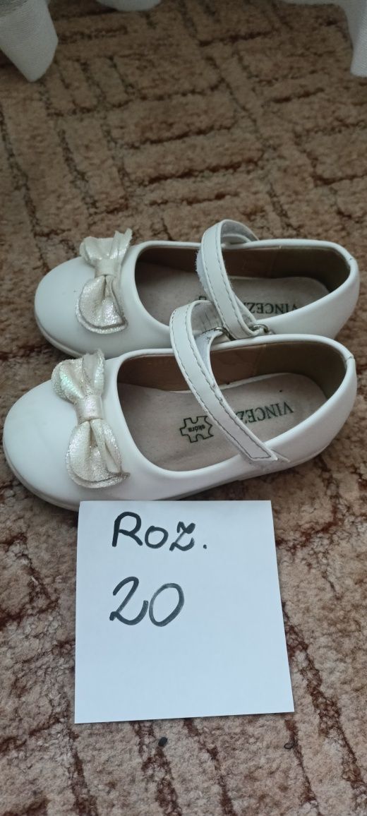 Buty białe dla dziewczynki r. 20