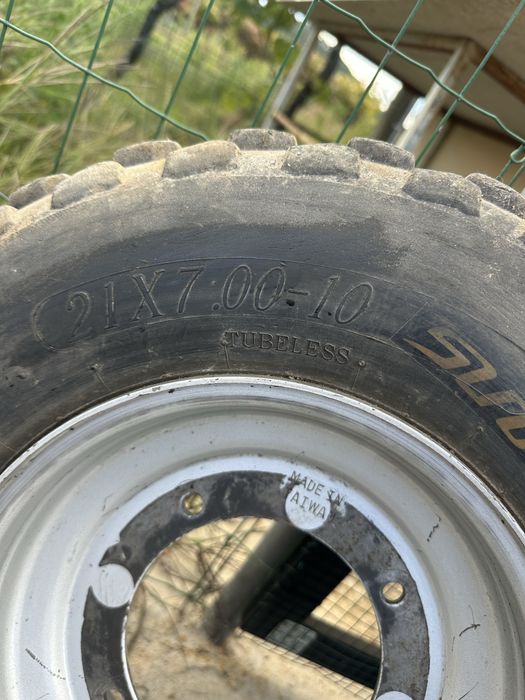 Jantes com pneus moto 4