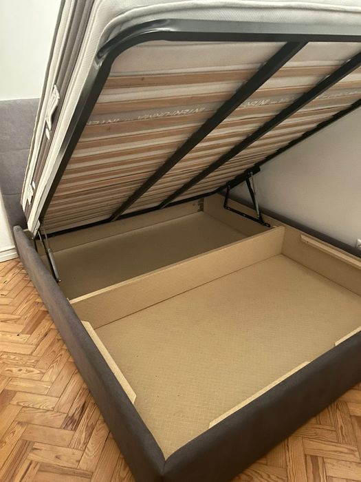 Cama, COMO NOVA, em muito bom estado e confortável