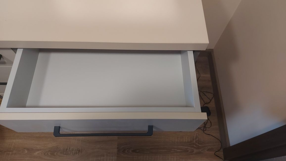 Toaletka Nowoczesna z lustrem LED