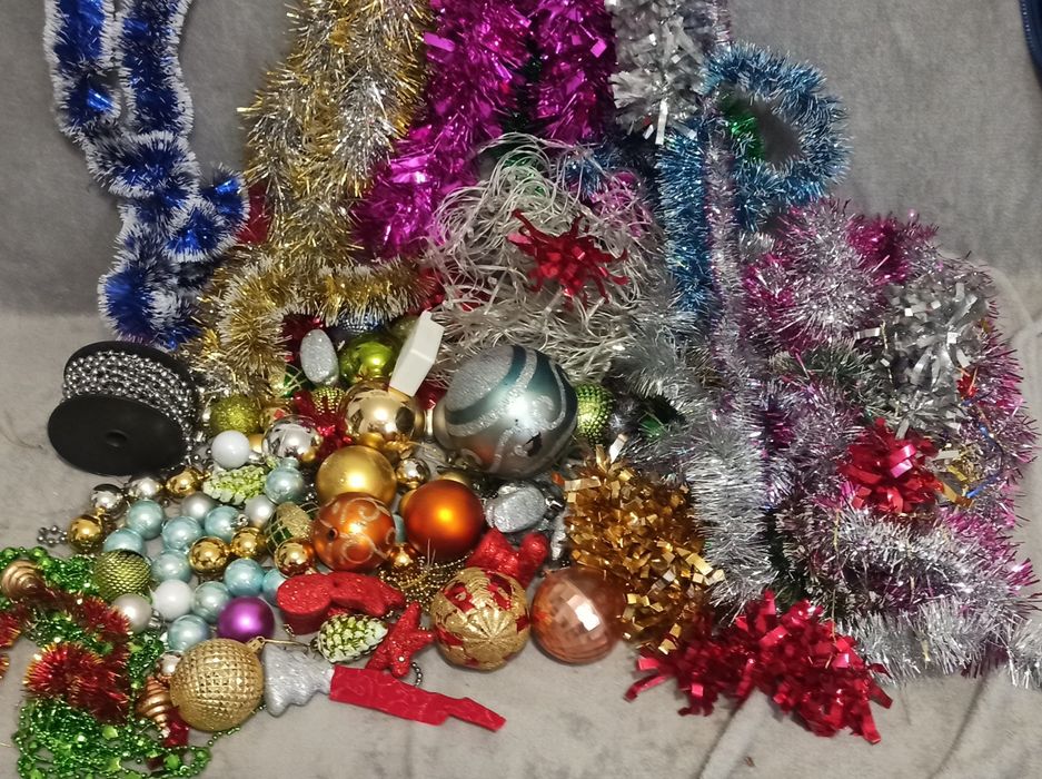 Новорічна Штучна ялинка 210 см та іграшки