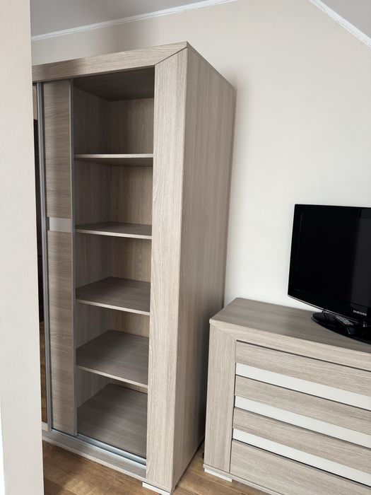 Zestaw szafka plus szafa ubraniowa