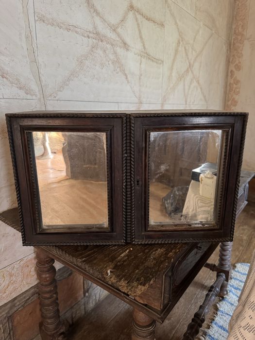 Oratorio muito antigo para restauro