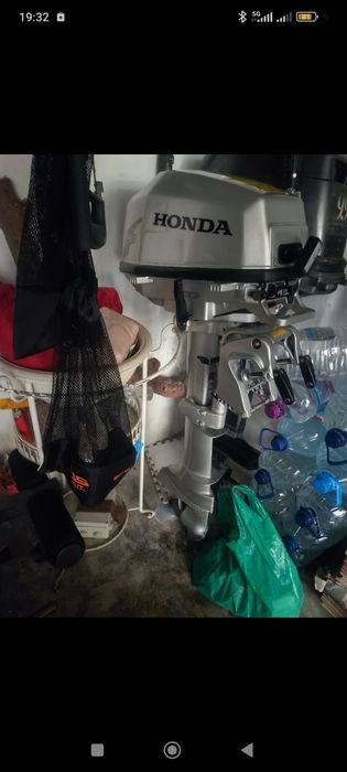 Vendo motor Honda 5 HP 4 tempos sem ducomentos não negociável