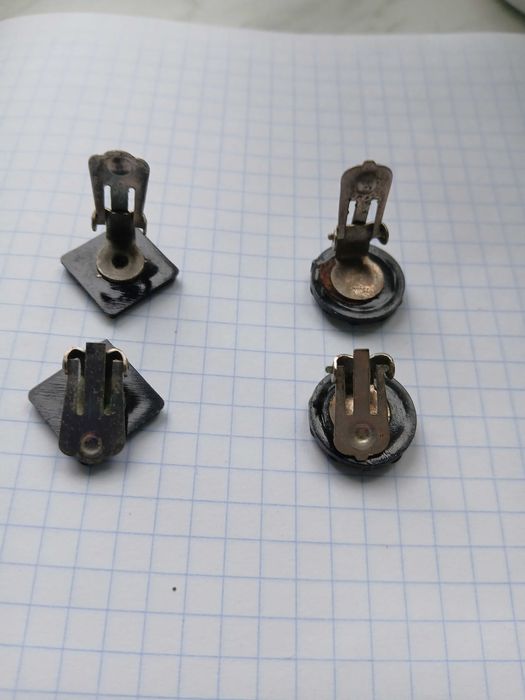 Клипсы черные пластмассовые