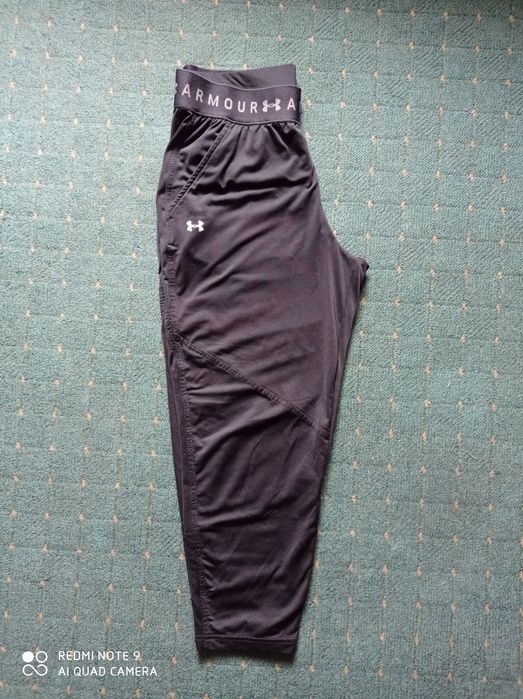 Under Armour Spodenki rybaczki damskie S spodnie  kieszenie stretch