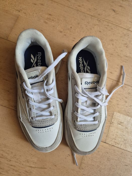 Białe buty Reebok 30,5