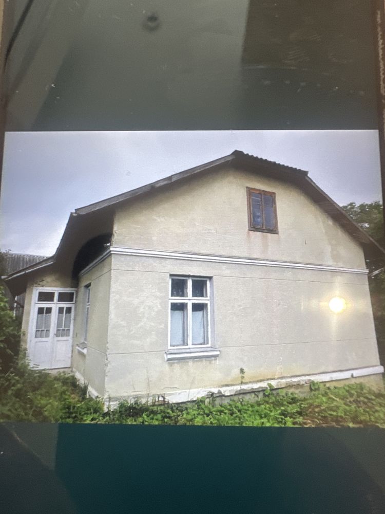 Продаж житлового будинку