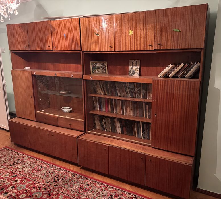 Віддаєм радянську стінку. Самовивіз 23/11/2025