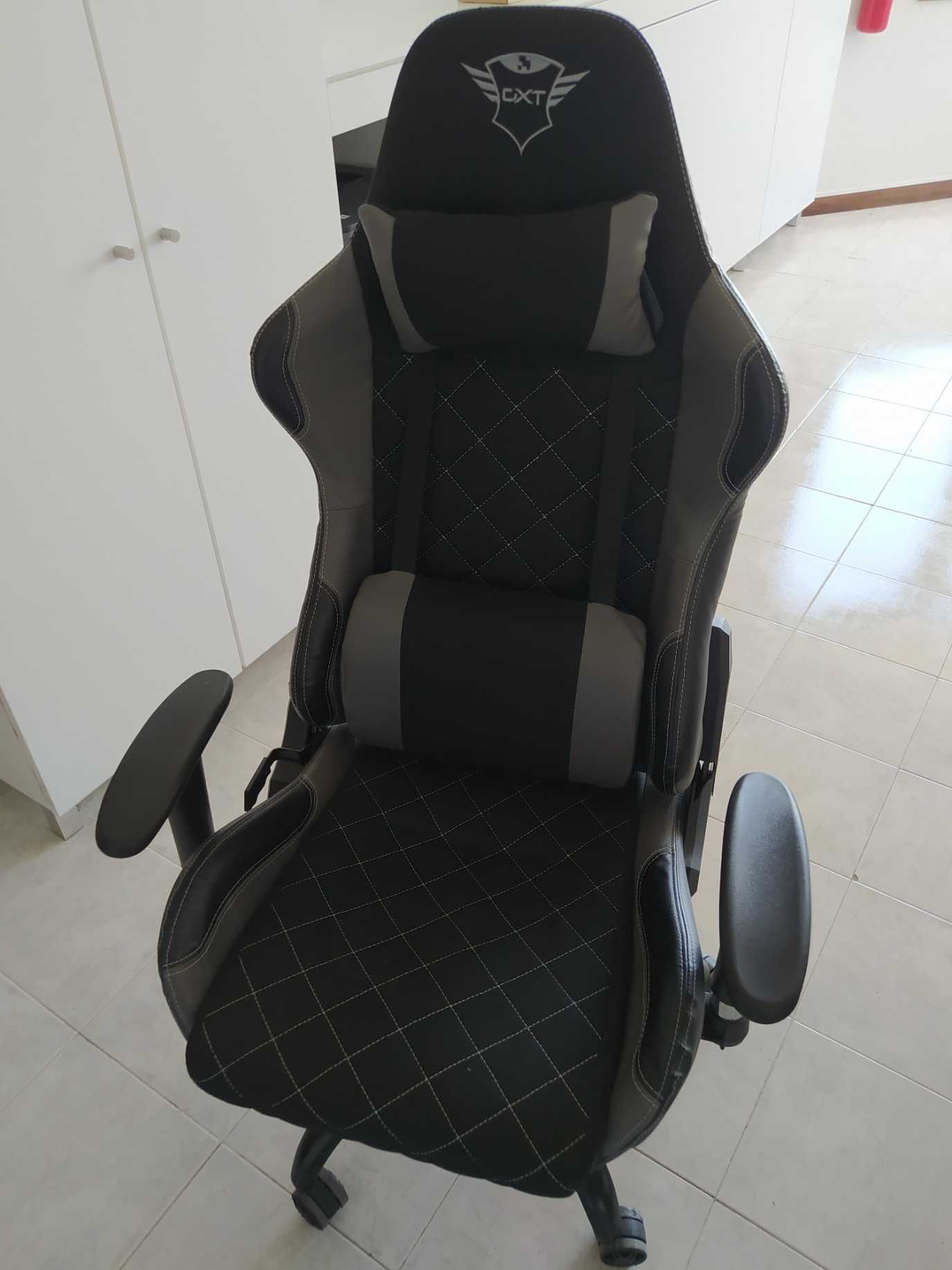 Cadeira Gaming Trust GXT 707R Resto Gaming Cinza 22525 como nova