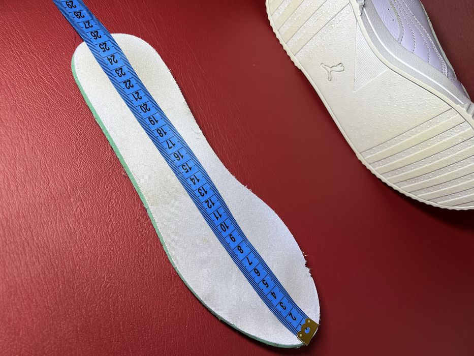 Жіночі кросівки 40,5р. 25.5см. Puma Carina L