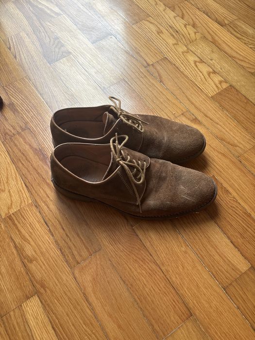 Vendo sapatos de pele