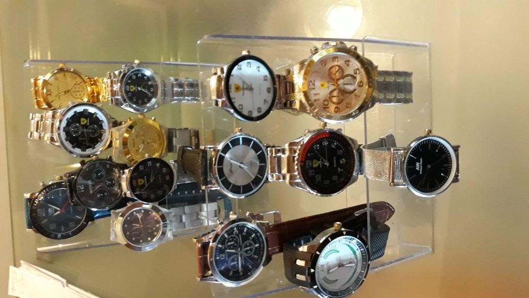 Relógios novos espetaculares