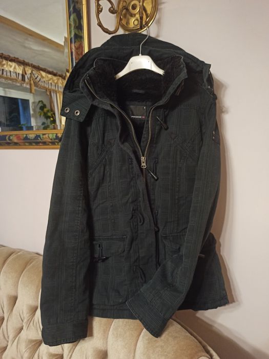 Ciepła kurtka w kratę r 36