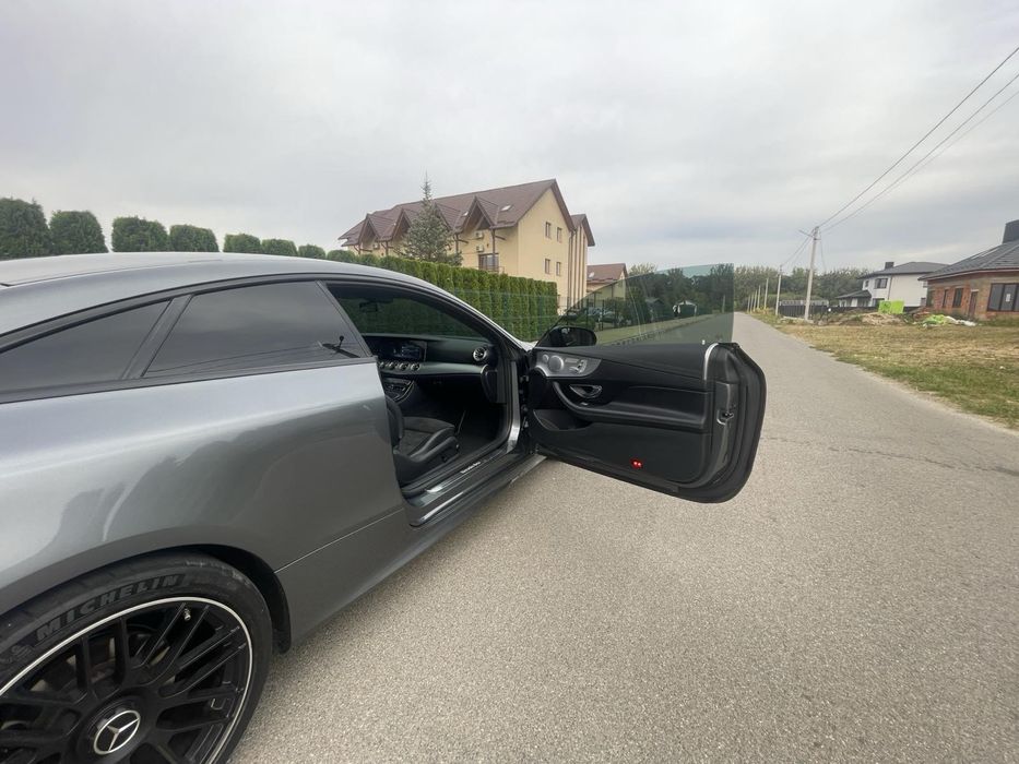 Mercedes-Benz E-Class C238 2018 рік
