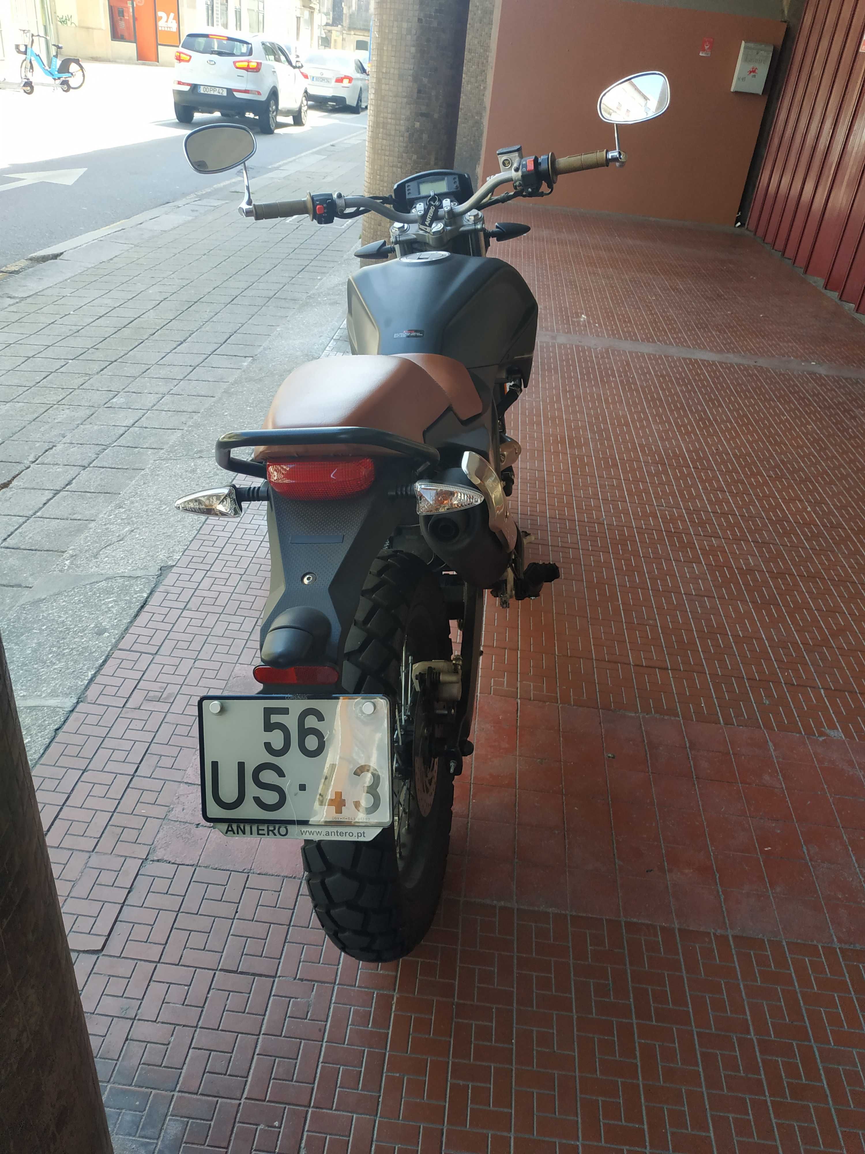 Mota Marca UM 125 CV