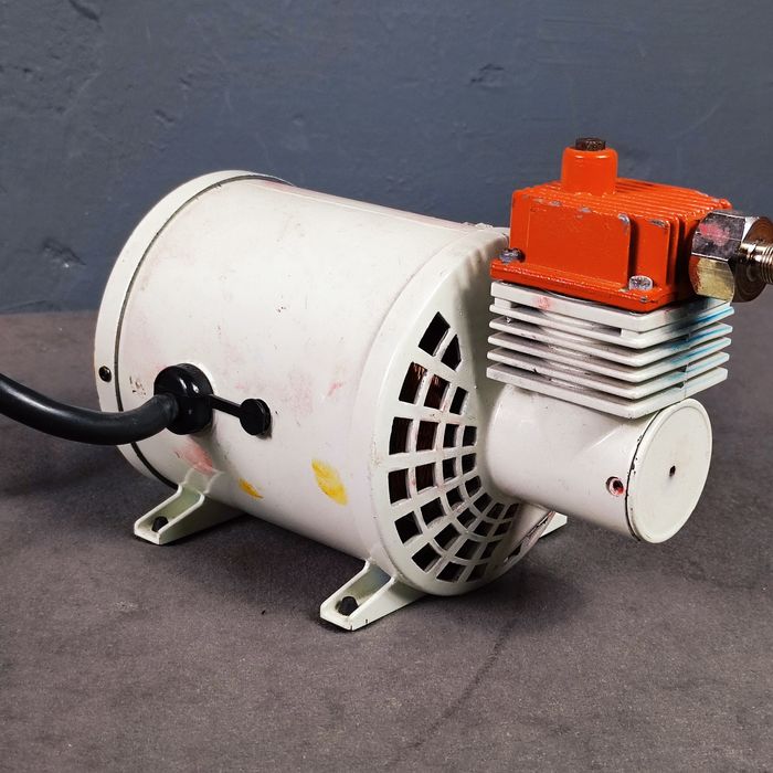 Mini kompresor modelarski DEVILBISS  NCM-501