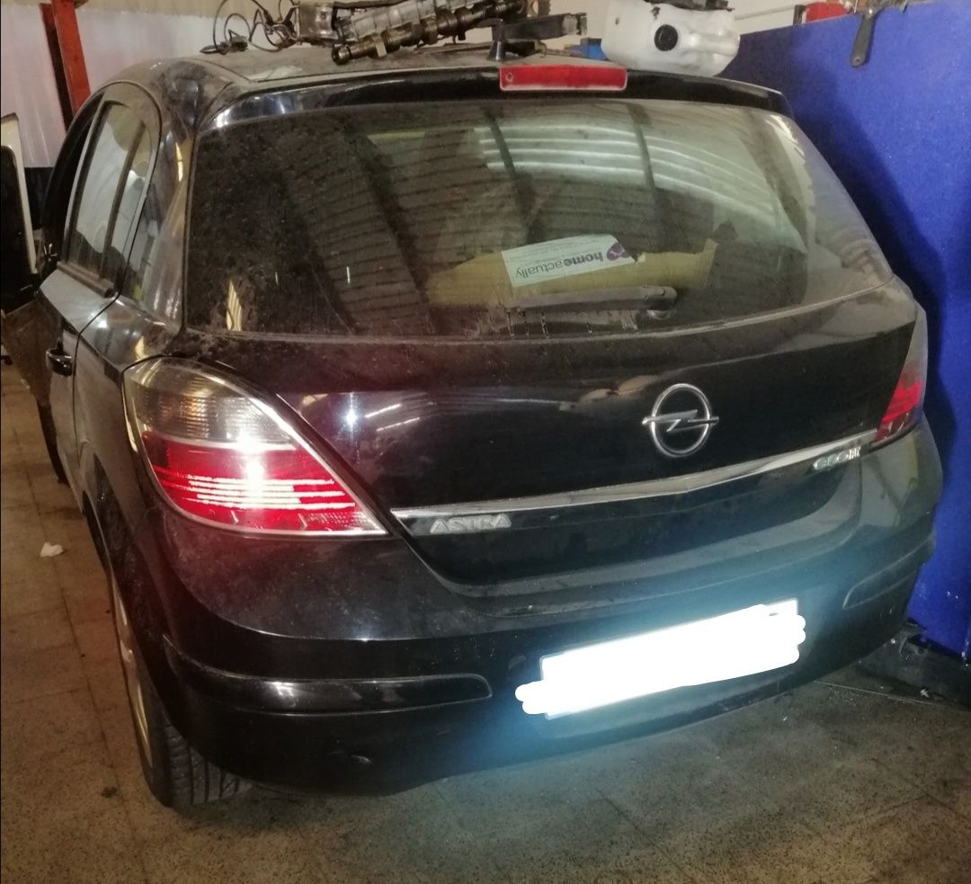 Opel Astra H para peças