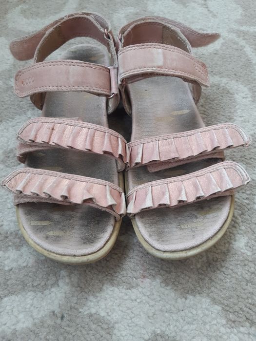 Продам літні сандалі босоніжки  Ecco на дівчинку 32 розмір
