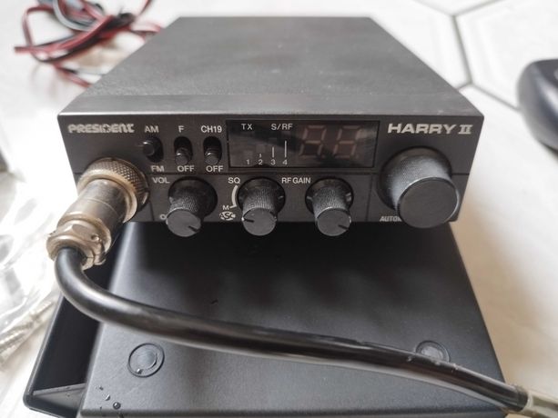 Radio CB HARY II + antena SIRIO pochylana  95